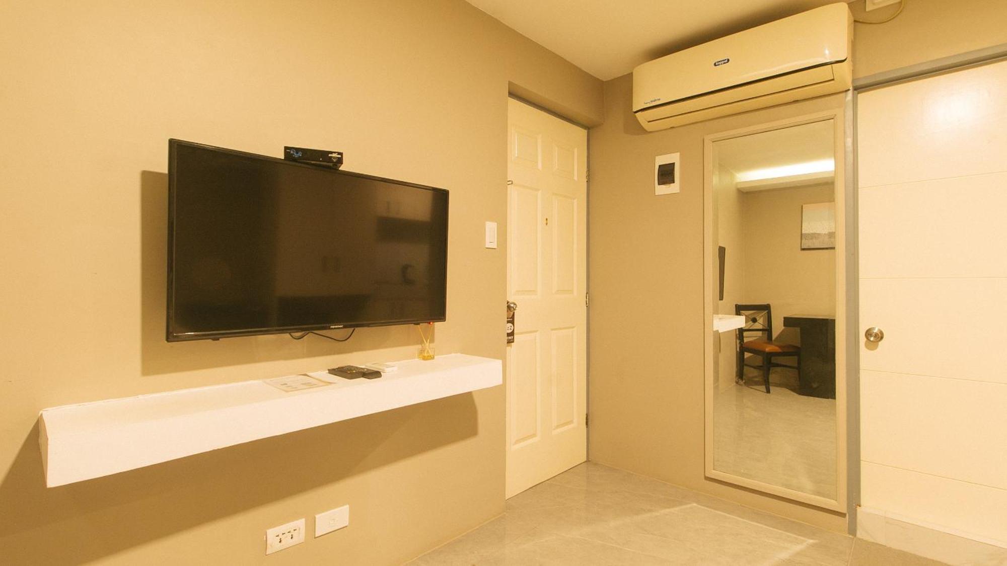 Reddoorz Plus At Seventy Five Inn Near Manila Airport Paranaque City Exterior foto