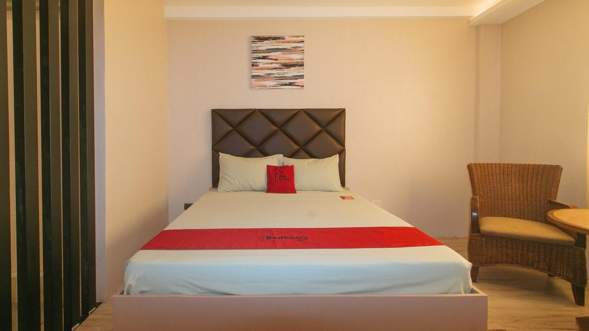 Reddoorz Plus At Seventy Five Inn Near Manila Airport Paranaque City Exterior foto