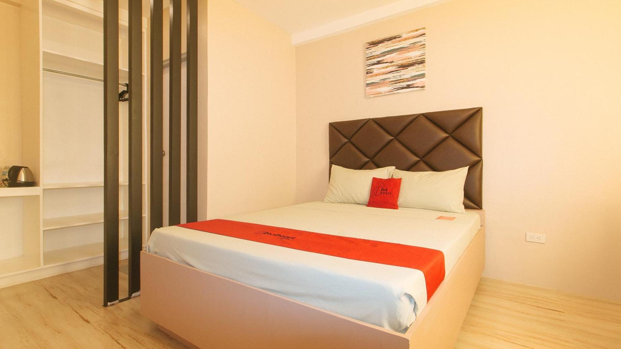Reddoorz Plus At Seventy Five Inn Near Manila Airport Paranaque City Exterior foto