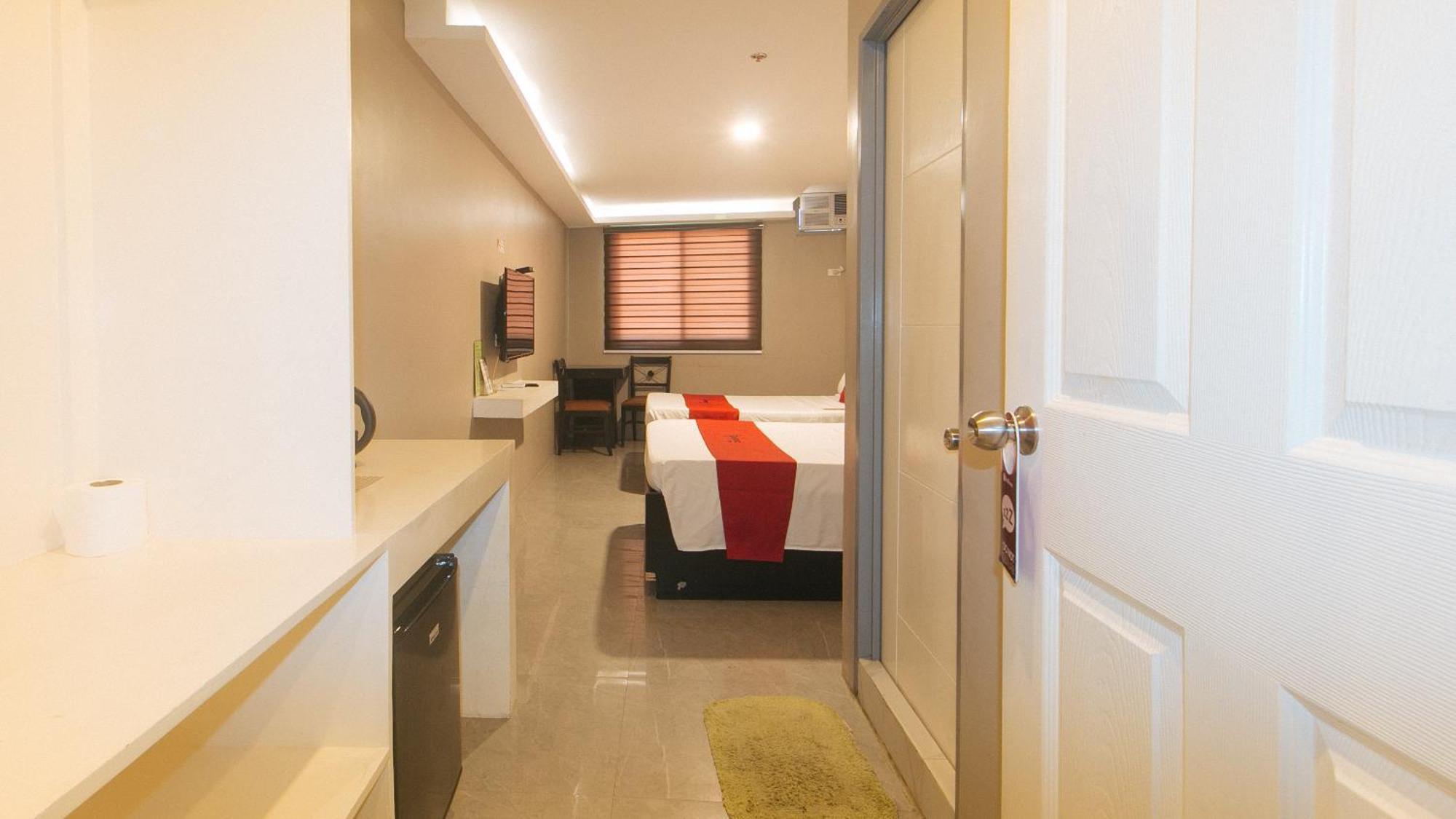 Reddoorz Plus At Seventy Five Inn Near Manila Airport Paranaque City Exterior foto